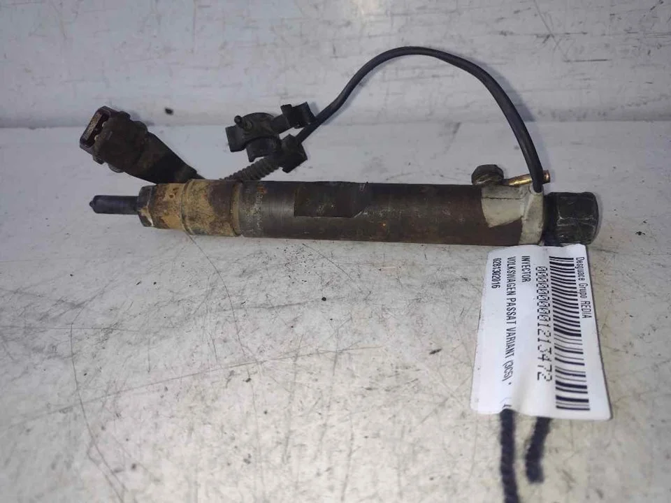 Foto de INYECTOR VOLKSWAGEN PASSAT VARIANT (3C5) referencia 0281302016