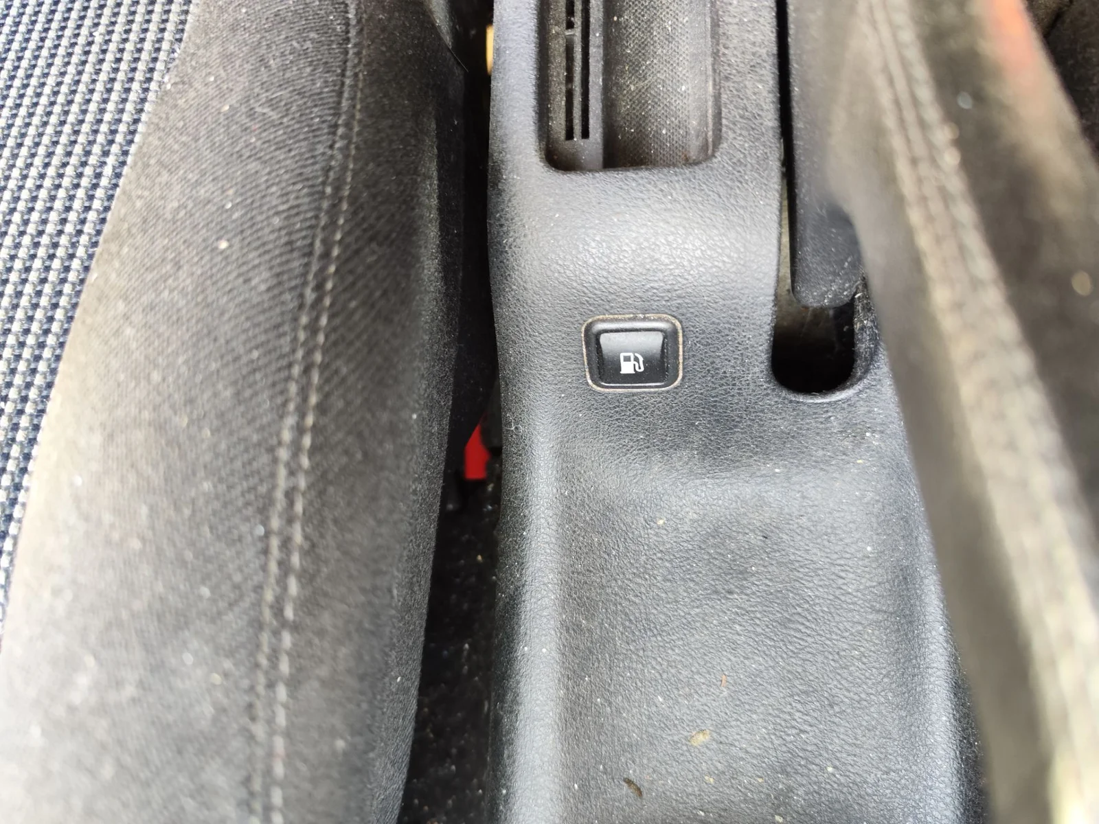 Foto de INTERRUPTOR VOLKSWAGEN GOLF IV BERLINA (1J1)(10.1997) 2.0 (116 CV / 85 KW)