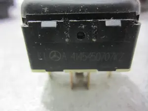 Foto de INTERRUPTOR MERCEDES-BENZ VANEO (BM 414) COMPACT VAN 1.9 CAT (125 CV / 92 KW) referencia A4145450707KZ foto 3