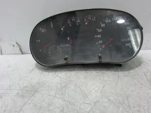 Foto de CUADRO INSTRUMENTOS AUDI A3 (8L) 1.9 TDI (90 CV / 66 KW) referencia 8L0919860 foto 5