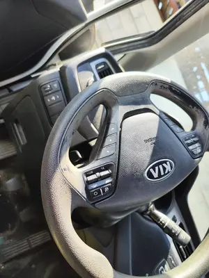 Foto de VOLANTE KIA CEED (JD) 1.4 CAT (99 CV / 73 KW) foto 3