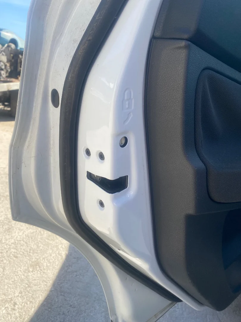 Foto de CERRADURA PUERTA TRASERA IZQUIERDA FORD KUGA (CBV) 2.0 TDCi CAT (136 CV / 100 KW)