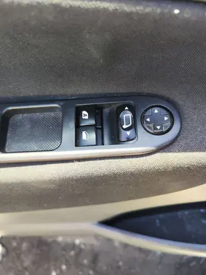 Foto de MANDO ELEVALUNAS DELANTERO IZQUIERDO PEUGEOT 207 1.4  (73 CV / 54 KW)