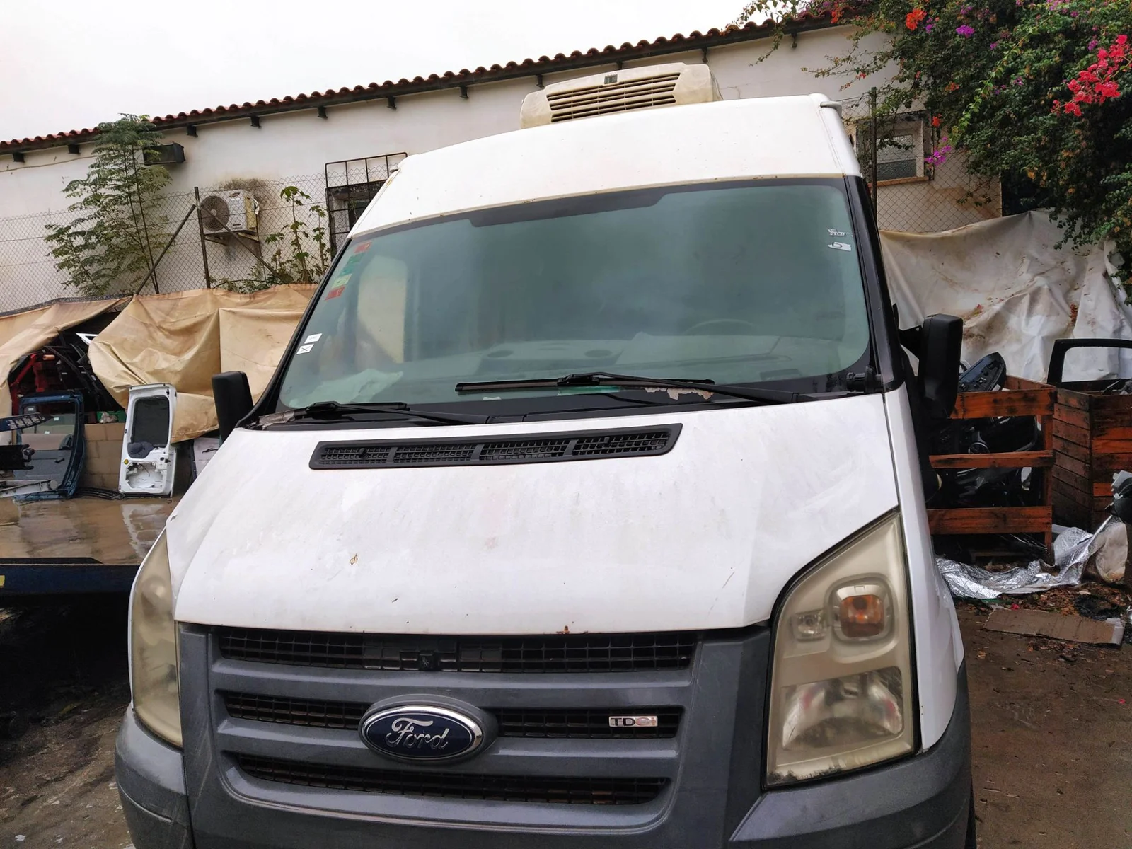 Foto de CAPO FORD TRANSIT FURGÓN (TT9) 2.4 TDCi CAT (101 CV / 74 KW)