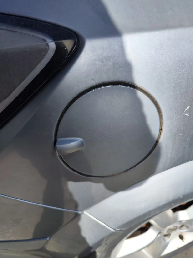 Foto de TAPA EXTERIOR COMBUSTIBLE OPEL ASTRA H GTC 1.7 16V CDTI (101 CV / 74 KW)