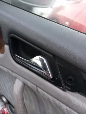 Foto de MANETA INTERIOR DELANTERA DERECHA MERCEDES-BENZ CLK (BM 208) COUPE 2.0 Compresor CAT (163 CV / 120 KW) referencia A2087600261