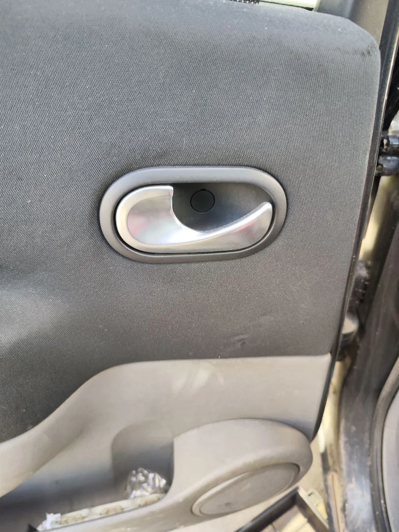 Foto de MANETA INTERIOR TRASERA IZQUIERDA RENAULT SCENIC II (JM) 1.5 dCi Diesel (106 CV / 78 KW)