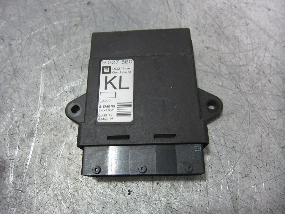 Foto de MODULO ELECTRONICO OPEL VECTRA C BERLINA 2.0 DTI (101 CV / 74 KW) referencia 9227560