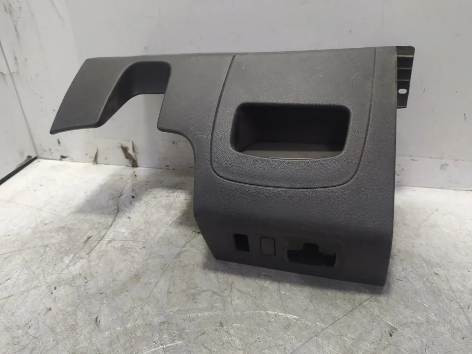 Foto de NO IDENTIFICADO RENAULT CLIO IV GRANDTOUR 0.9 Energy (90 CV / 66 KW) referencia 689215806R