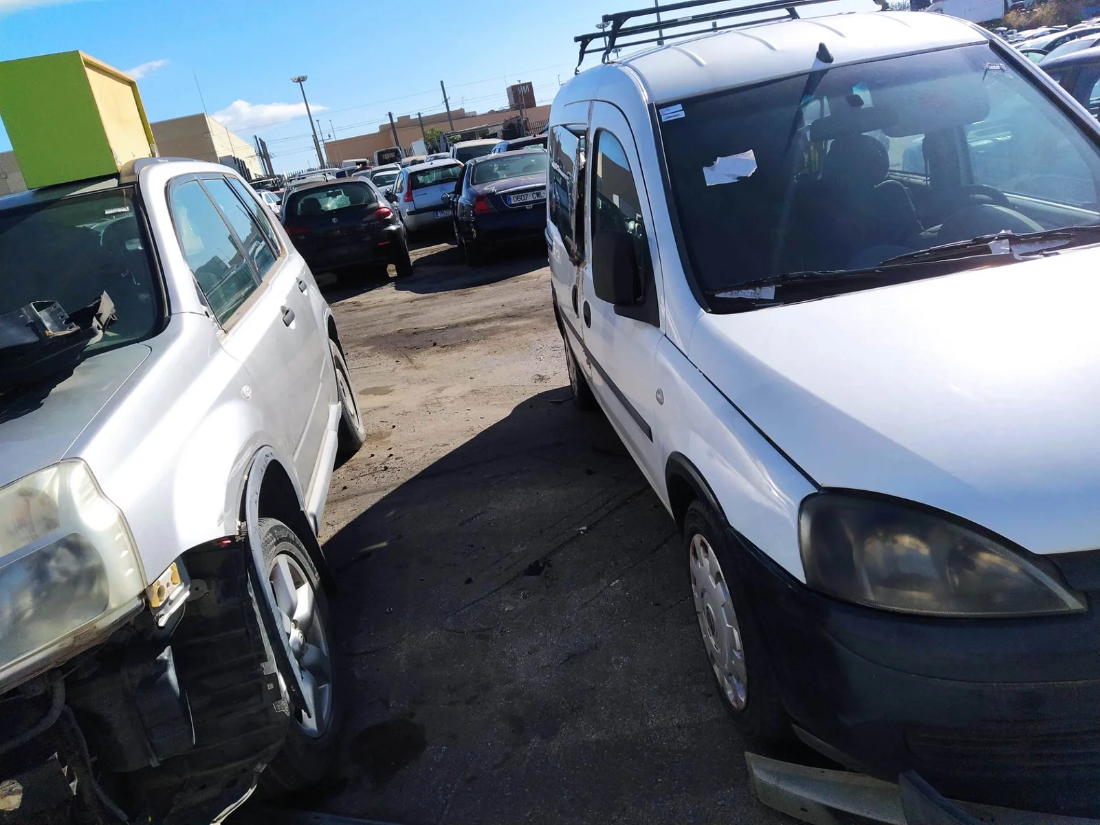 Foto de ALETA DELANTERA DERECHA OPEL COMBO (CORSA C) 1.3 16V CDTI CAT (Z 13 DT / LN9) (69 CV / 51 KW)