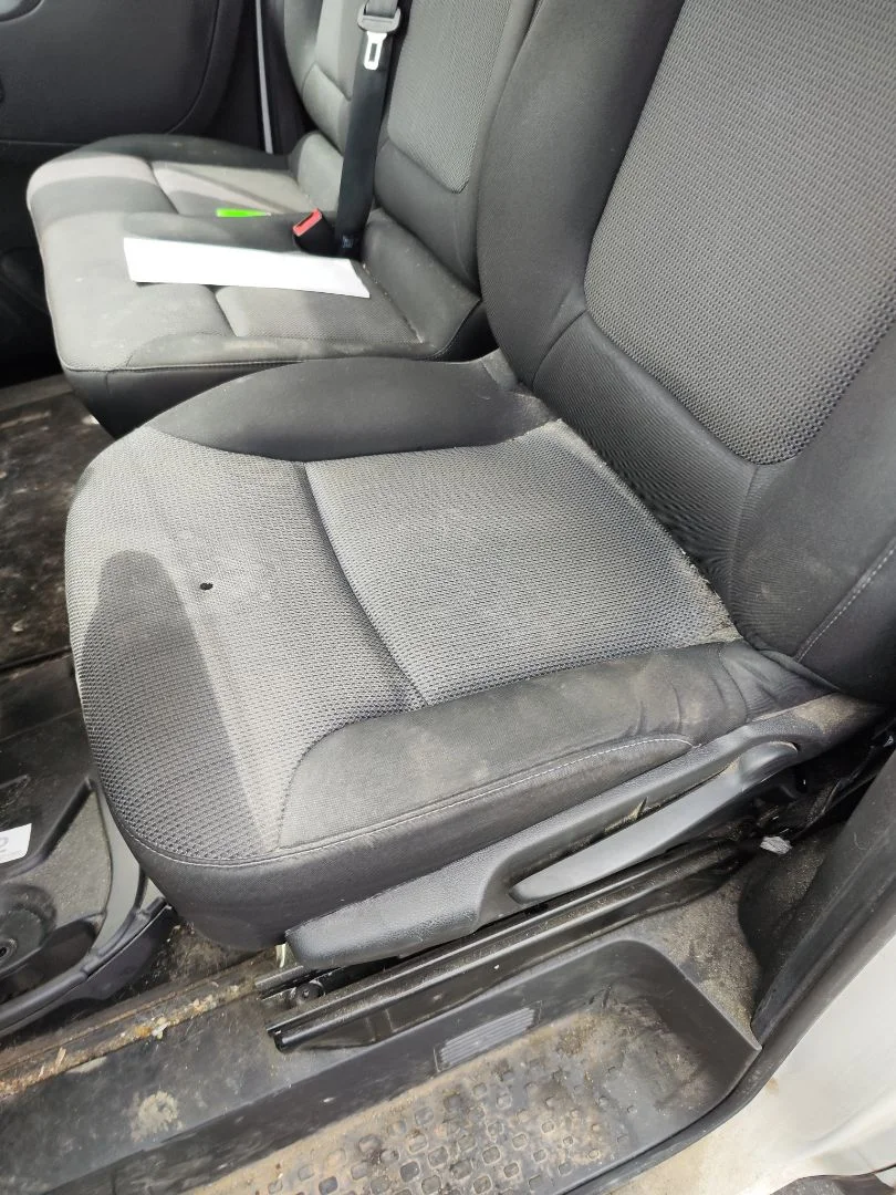 Foto de ASIENTO DELANTERO IZQUIERDO FIAT TALENTO FURGÓN (296) 2.0 Turbodiesel Ecojet (119 CV / 88 KW)