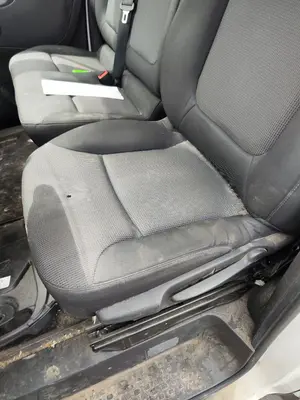 Foto de ASIENTO DELANTERO IZQUIERDO FIAT TALENTO FURGÓN (296) 2.0 Turbodiesel Ecojet (119 CV / 88 KW)
