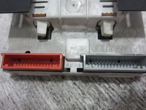 Foto de PANTALLA MULTIFUNCION RENAULT MEGANE I COUPE (DA0) 1.9 dTi Diesel CAT (98 CV / 72 KW) referencia P7700436307A foto 3