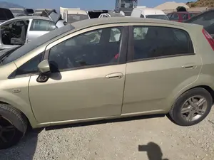 Foto de PUERTA TRASERA IZQUIERDA FIAT GRANDE PUNTO (199) 1.3 16V JTD CAT (75 CV / 55 KW) referencia 0051888070