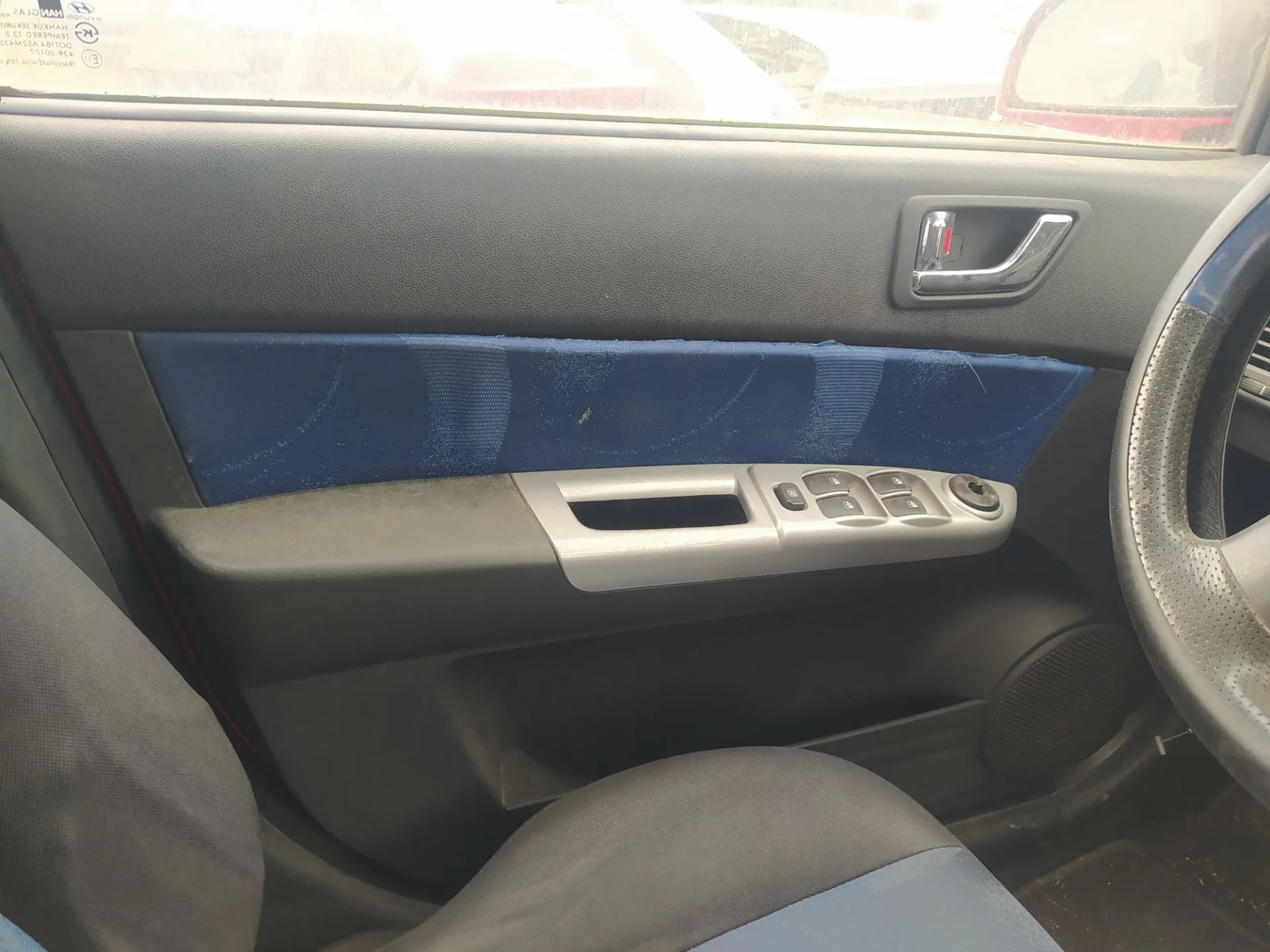 Foto de MANETA INTERIOR DELANTERA IZQUIERDA HYUNDAI GETZ (TB) 1.1 12V CAT (63 CV / 46 KW) referencia 82610-1C010WK