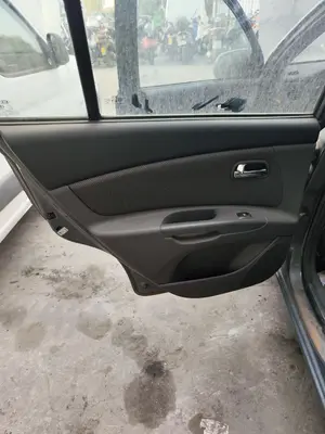 Foto de GUARNECIDO PUERTA TRASERA IZQUIERDA KIA RIO (JB) 1.5 CRDi (110 CV / 81 KW) referencia 833011G1207F