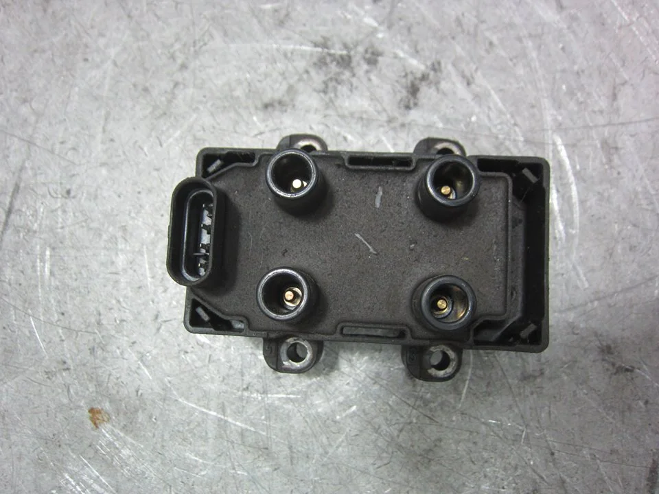 Foto de BOBINA ENCENDIDO RENAULT CLIO II FASE I (B/CB0) 1.2 (58 CV / 43 KW) referencia 7700274008