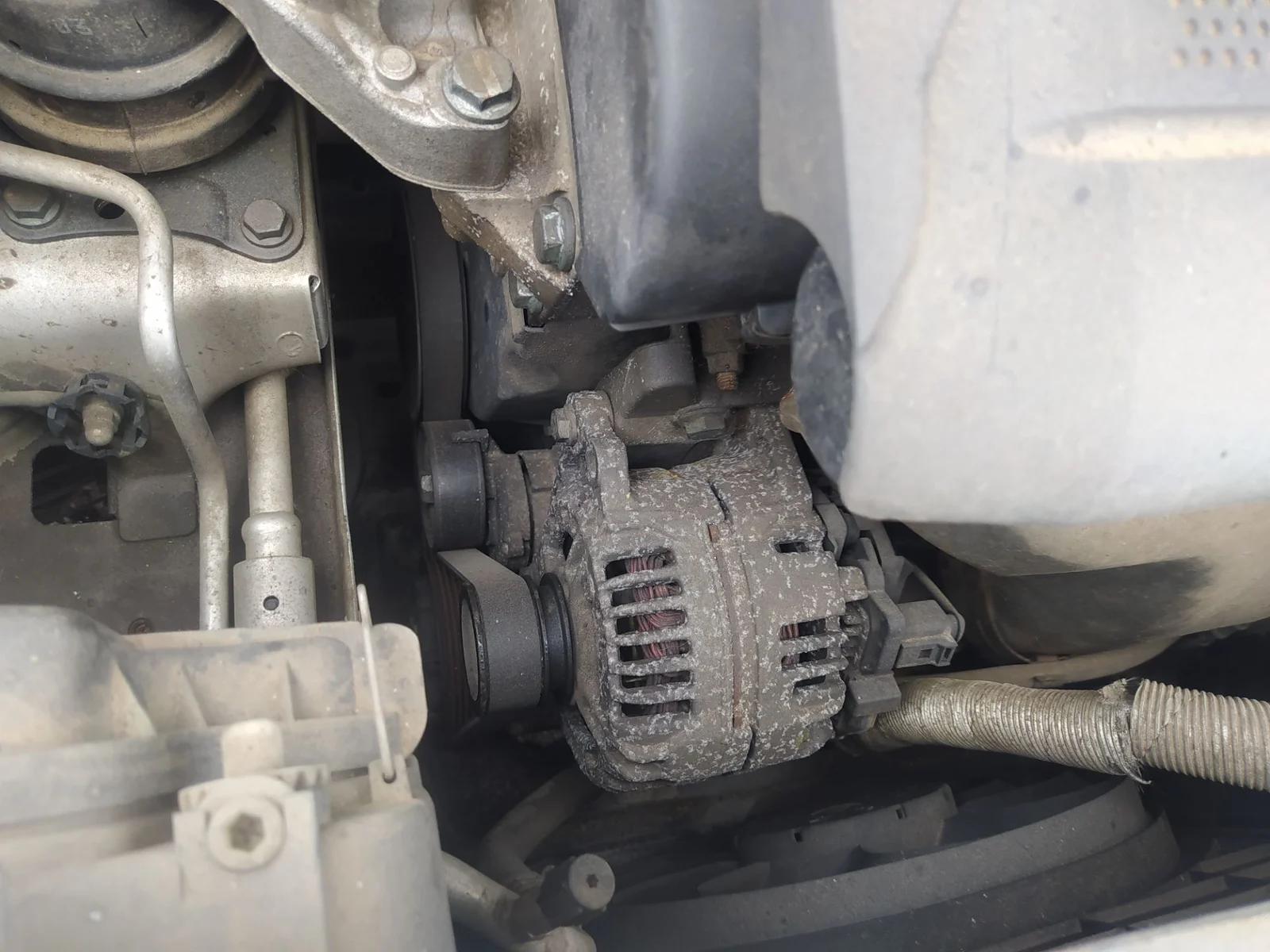 Foto de ALTERNADOR SEAT CORDOBA BERLINA (6L2) 1.4 16V (101 CV / 74 KW) referencia 038903018C