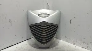 Foto de REJILLA DELANTERA HONDA SH 150 150 cm3 - 11 kW (15 CV / 11 KW) referencia 64301-KTF-6400