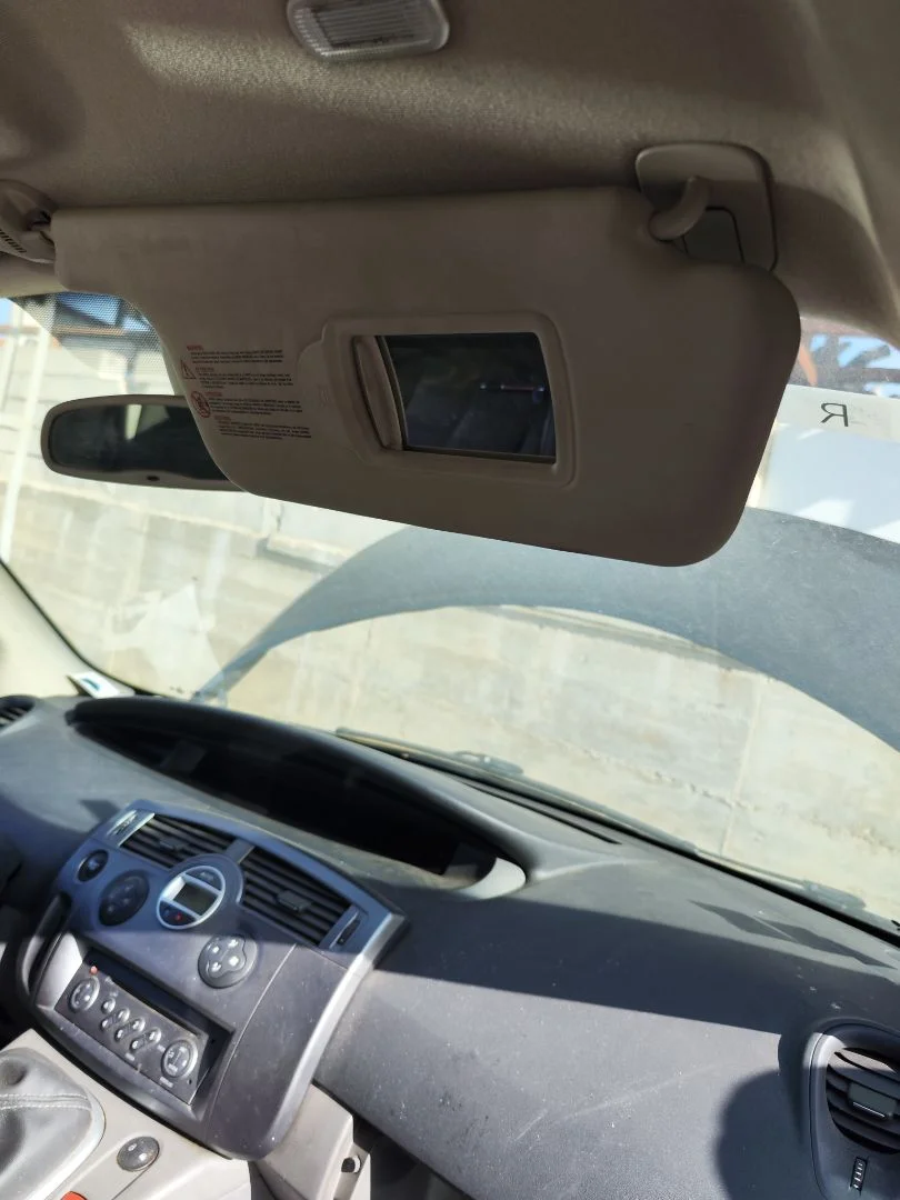 Foto de PARASOL DERECHO RENAULT SCENIC II (JM) 1.5 dCi Diesel (106 CV / 78 KW)