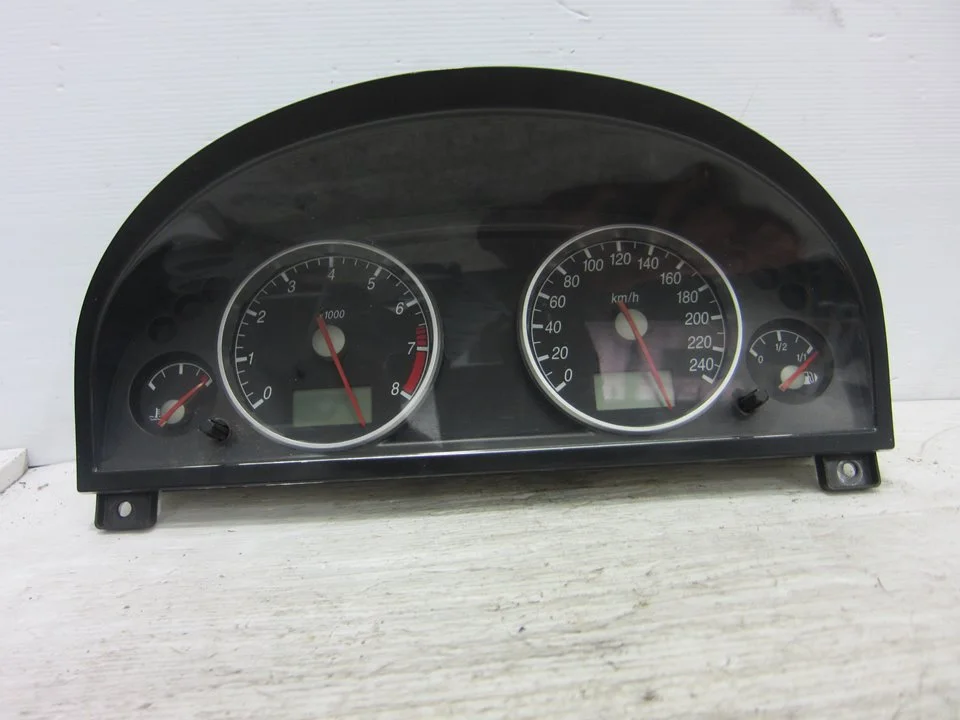 Foto de CUADRO INSTRUMENTOS FORD MONDEO BERLINA (GE) 2.5 V6 24V CAT (170 CV / 125 KW) referencia 1S7F10841