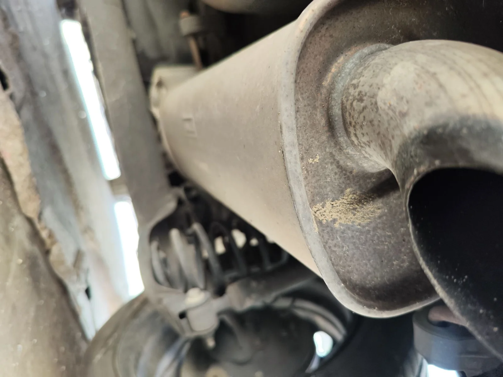 Foto de SILENCIADOR TRASERO FORD FIESTA (CNN) 1.5 TDCi CAT (75 CV / 55 KW) referencia 1879594