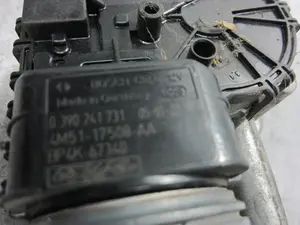 Foto de MOTOR LIMPIA DELANTERO MAZDA 3 BERLINA (BK) 1.6 CD Diesel CAT (109 CV / 80 KW) referencia 4M5117508AA foto 3