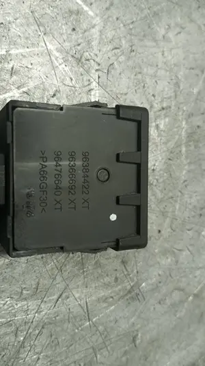 Foto de MANDO REGULACION FAROS CITROEN GRAND C4 PICASSO 1.6 16V HDi FAP (109 CV / 80 KW) referencia 96384422XT foto 3