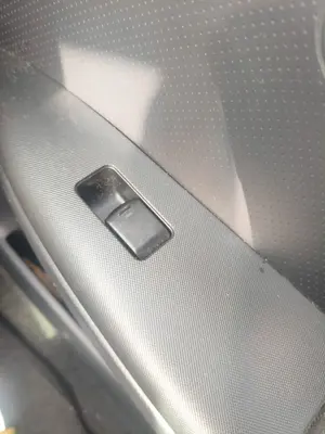 Foto de MANDO ELEVALUNAS DELANTERO DERECHO NISSAN NOTE (E11E) 1.4 CAT (88 CV / 65 KW)