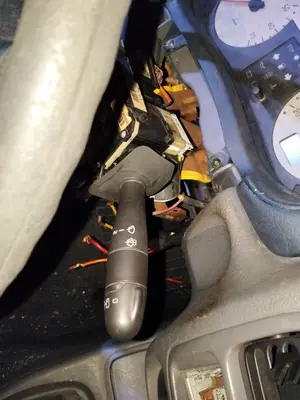 Foto de MANDO MULTIFUNCION RENAULT CLIO II FASE I (B/CB0) 1.4 16V (98 CV / 72 KW) foto 2