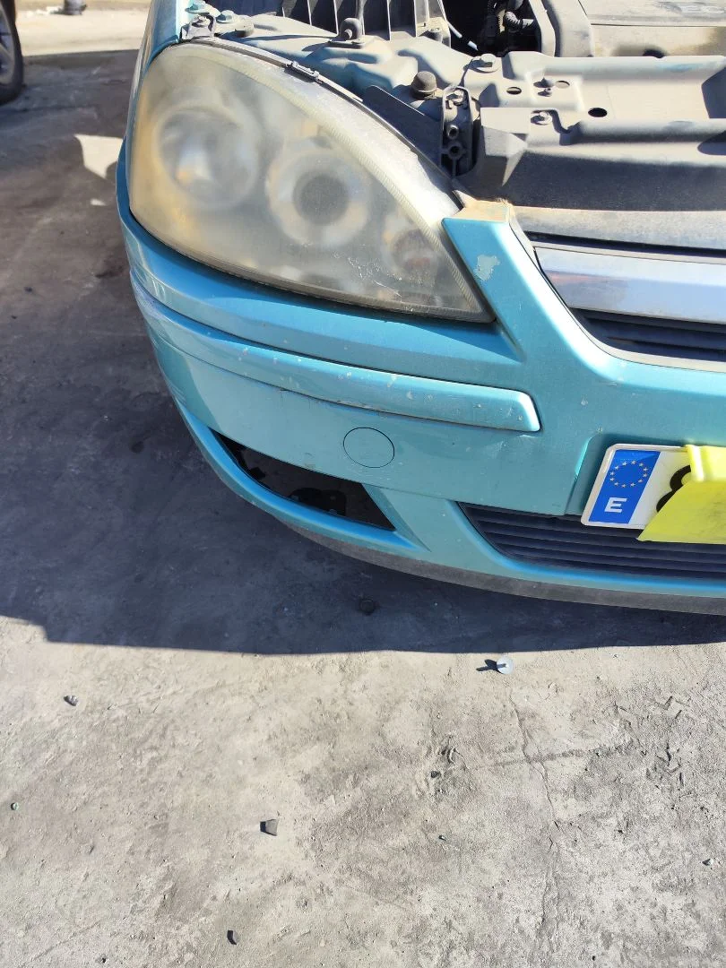 Foto de FARO DERECHO OPEL CORSA C 1.2 16V CAT (Z 12 XEP / LB4) (80 CV / 59 KW)