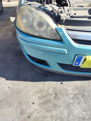 Foto de FARO DERECHO OPEL CORSA C 1.2 16V CAT (Z 12 XEP / LB4) (80 CV / 59 KW)
