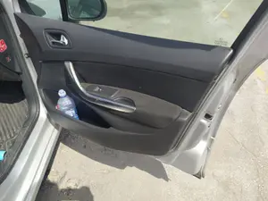 Foto de CERRADURA PUERTA DELANTERA DERECHA PEUGEOT 308 1.6 16V HDi (90 CV / 66 KW) referencia 9800616580 foto 3
