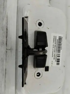 Foto de CERRADURA MALETERO / PORTON CITROEN C-ELYSÉE 1.6 HDi FAP (92 CV / 68 KW)