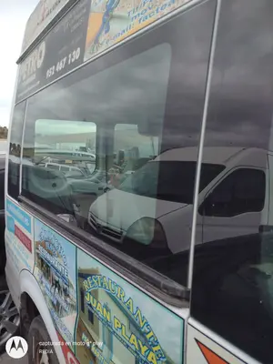 Foto de LUNA CUSTODIA TRASERA DERECHA FORD TRANSIT COMBI (TT9) 2.4 TDCi CAT (116 CV / 85 KW)