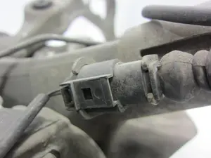 Foto de PINZA DE FRENO DELANTERA IZQUIERDA PORSCHE CAYENNE (TIPO 92A) referencia 7PP615123 foto 2