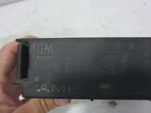 Foto de CAJA RELES / FUSIBLES OPEL ASTRA G COUPE 1.8 16V (125 CV / 92 KW) referencia 90589541 foto 2