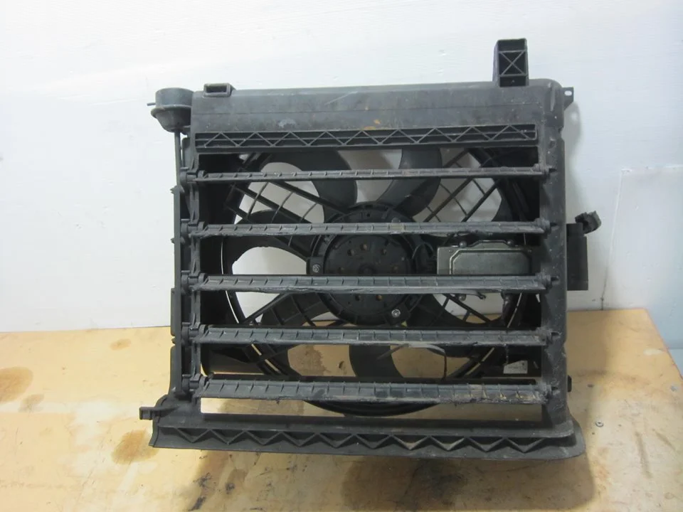 Foto de ELECTROVENTILADOR BMW SERIE 3 BERLINA (E46) 3.0 24V Turbodiesel CAT (184 CV / 135 KW) referencia 7786009