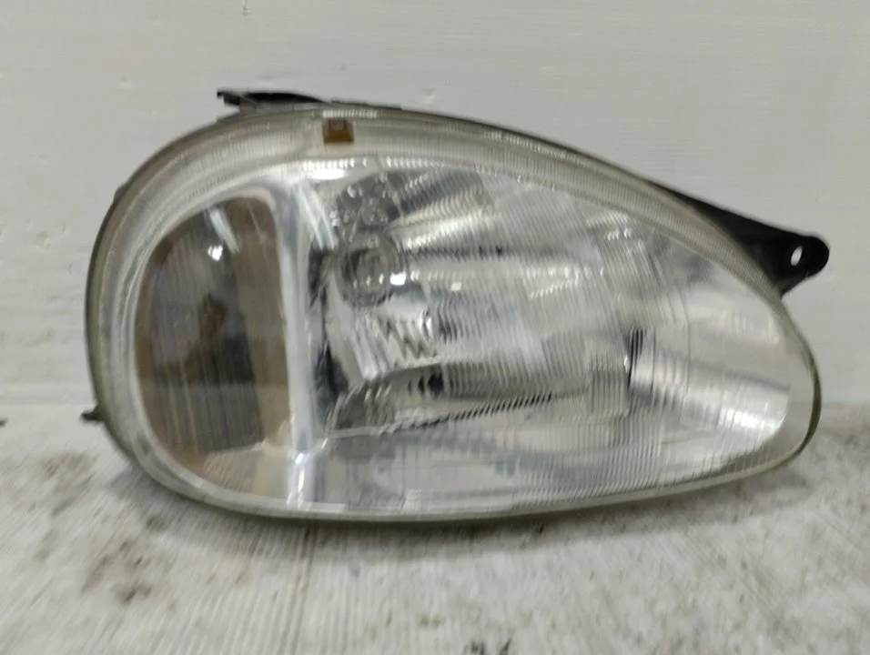 Foto de FARO DERECHO OPEL CORSA B referencia 5027