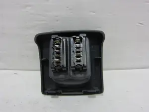 Foto de MANDO ELEVALUNAS DELANTERO DERECHO RENAULT MEGANE I FASE 2 COUPE (DA...) 1.6 (107 CV / 79 KW) referencia 7700841069BAD foto 3