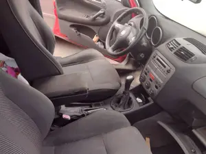 Foto de ENGANCHE CINTURON DELANTERO DERECHO ALFA ROMEO 147 (190) 1.6 16V CAT (105 CV / 77 KW)