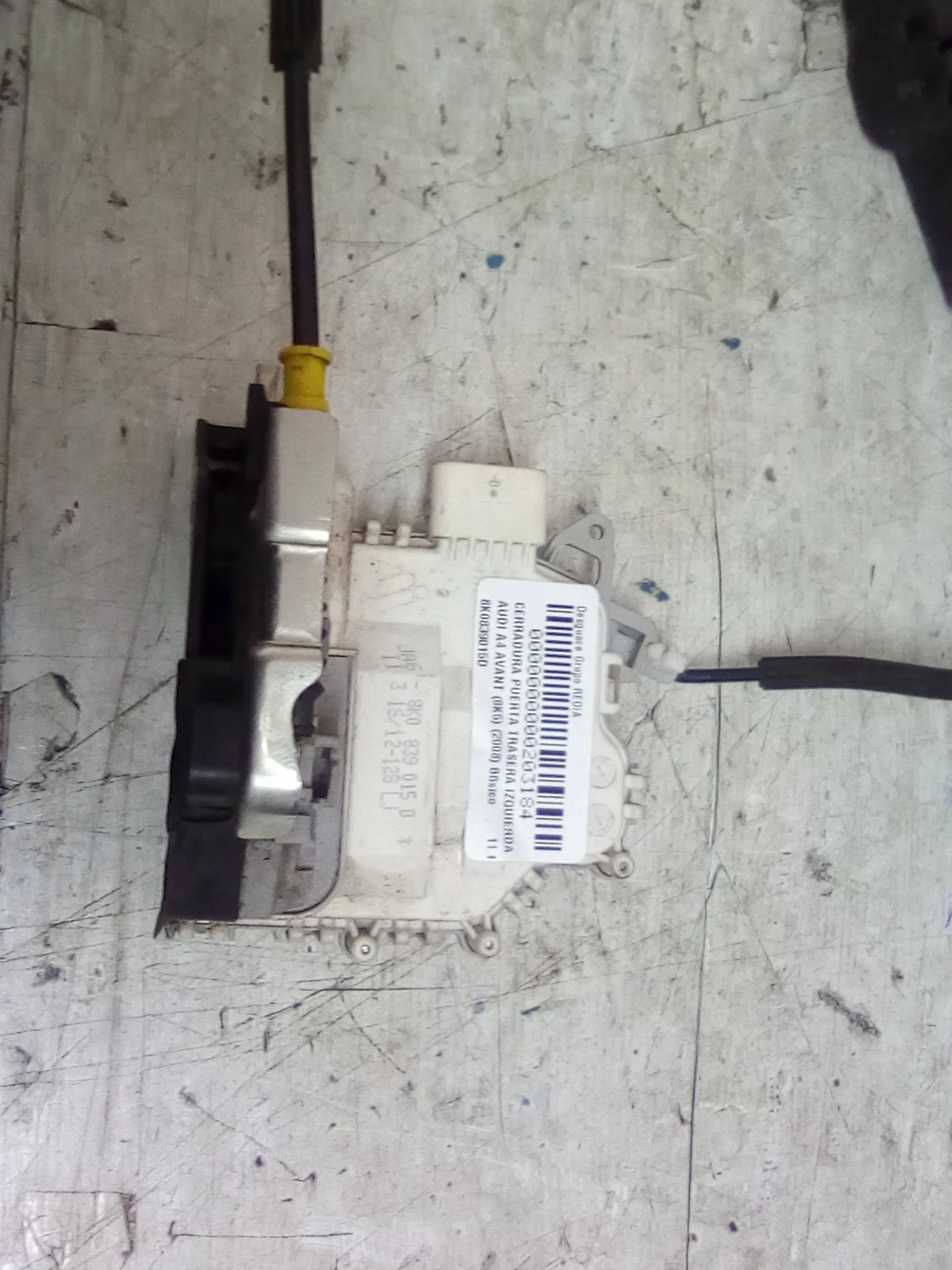 Foto de CERRADURA PUERTA TRASERA IZQUIERDA AUDI A4 AVANT (8K5) 2.0 16V TDI (136 CV / 100 KW) referencia 8K0839015D