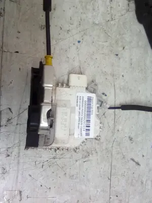 Foto de CERRADURA PUERTA TRASERA IZQUIERDA AUDI A4 AVANT (8K5) 2.0 16V TDI (136 CV / 100 KW) referencia 8K0839015D foto 1