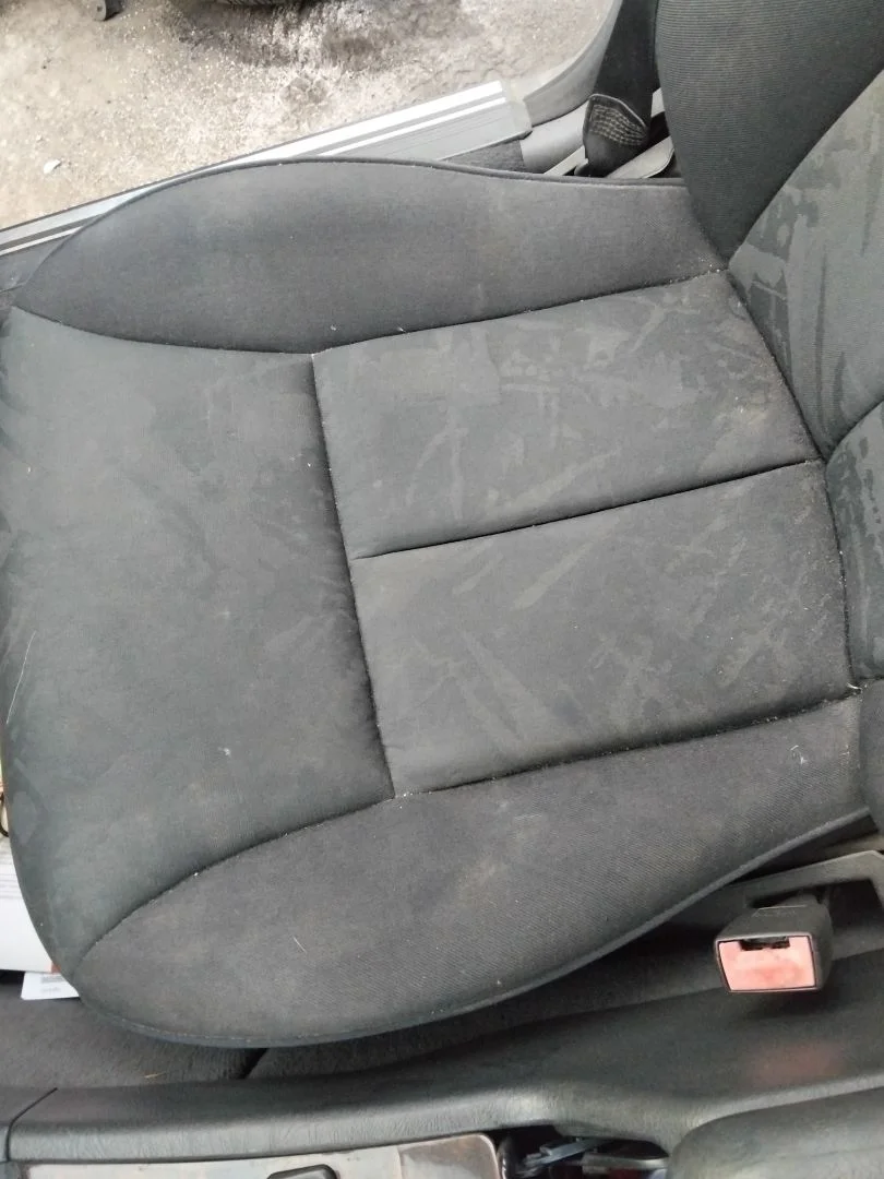 Foto de ASIENTO DELANTERO DERECHO MERCEDES-BENZ CLASE E (BM 210) BERLINA 3.0 Diesel CAT (136 CV / 100 KW)