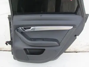 Foto de GUARNECIDO PUERTA TRASERA DERECHA AUDI A6 BERLINA (4F2) 4.2 V8 40V (335 CV / 246 KW)