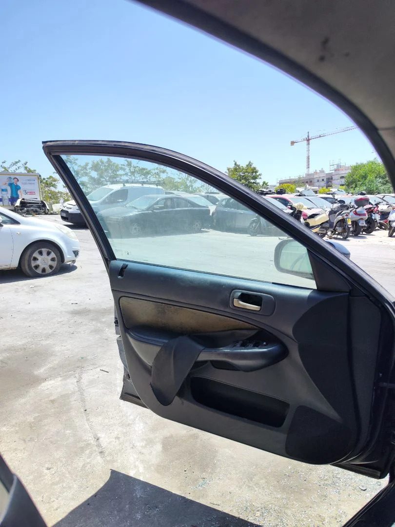 Foto de LUNA DELANTERA IZQUIERDA HONDA CIVIC AERODECK (MB/MC) 1.6 CAT (D 16 B 2) (116 CV / 85 KW)
