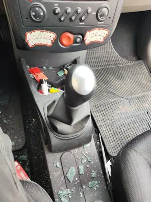 Foto de PALANCA CAMBIO RENAULT CLIO III 1.5 dCi Diesel CAT (86 CV / 63 KW)
