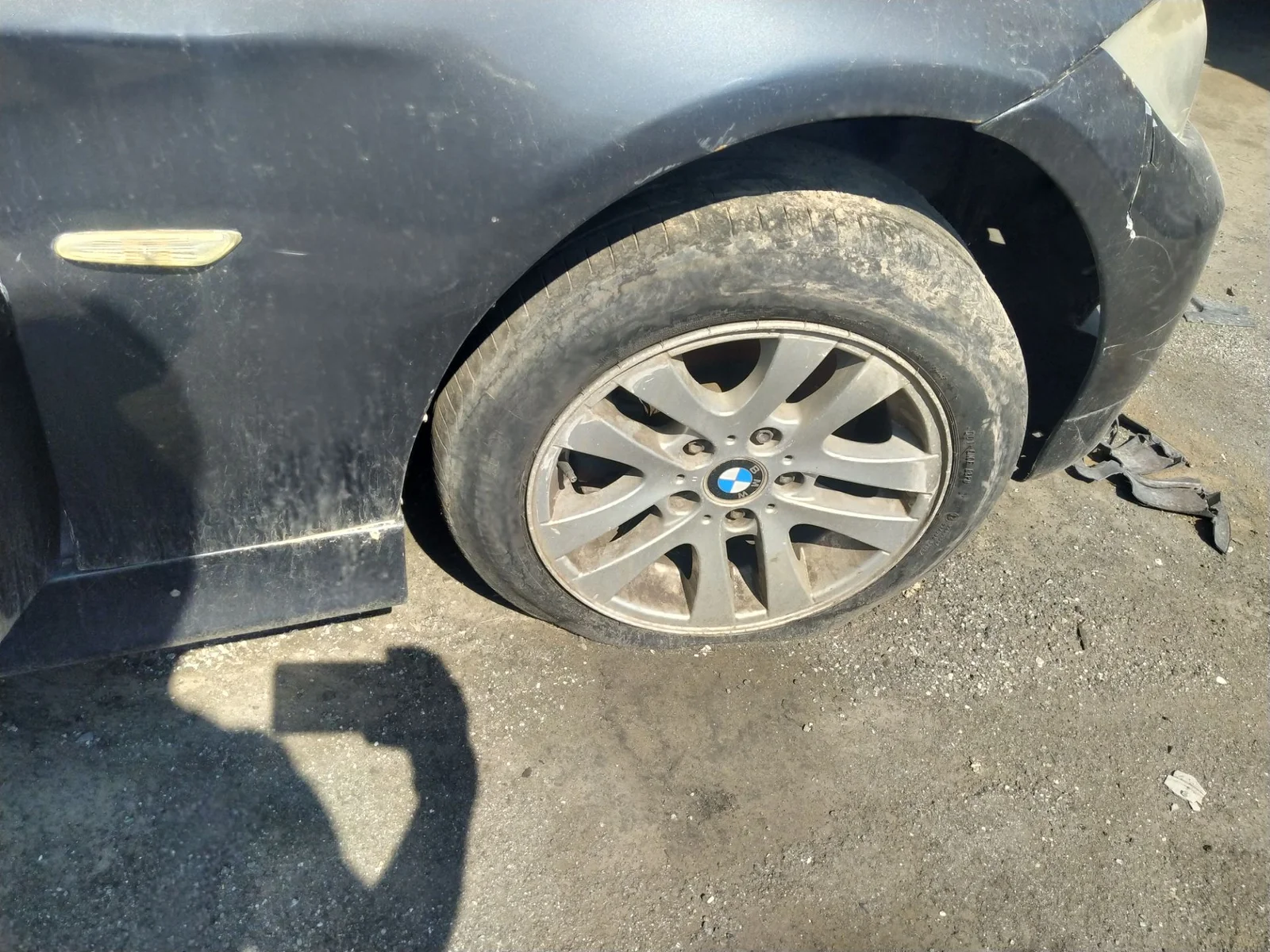 Foto de PASO RUEDA DELANTERO DERECHO BMW SERIE 3 BERLINA (E90) 2.0 16V Diesel (163 CV / 120 KW)