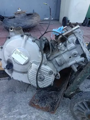 Foto de MOTOR COMPLETO HONDA CBR 600 F / CBR 600 RR 598 cm3 - 68 kW (92 CV / 68 KW) referencia PC23E-2003717