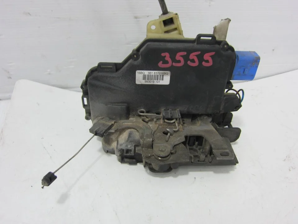 Foto de CERRADURA PUERTA DELANTERA DERECHA SEAT CORDOBA BERLINA (6L2) 1.9 TDI (101 CV / 74 KW) referencia 3B1837016CC